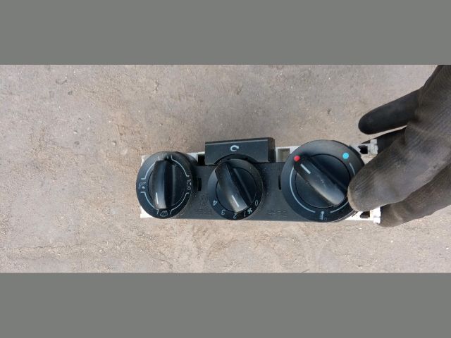 bontott VW POLO IV Fűtéskapcsoló (Nem klímás)