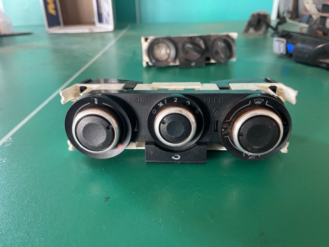 bontott VW POLO IV Fűtéskapcsoló (Nem klímás)