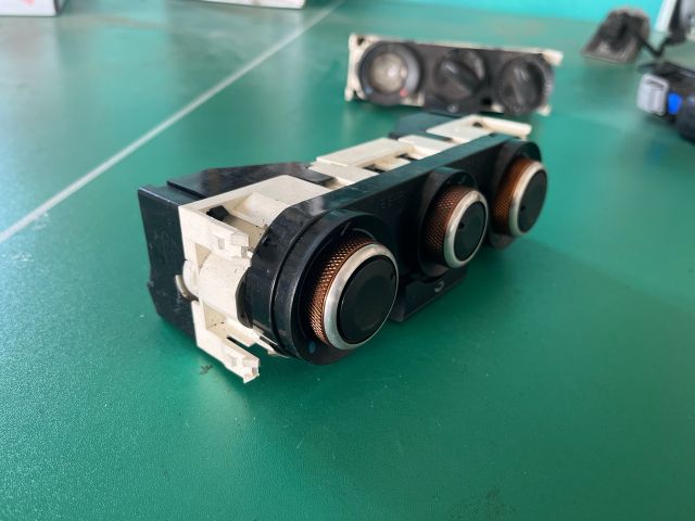 bontott VW POLO IV Fűtéskapcsoló (Nem klímás)