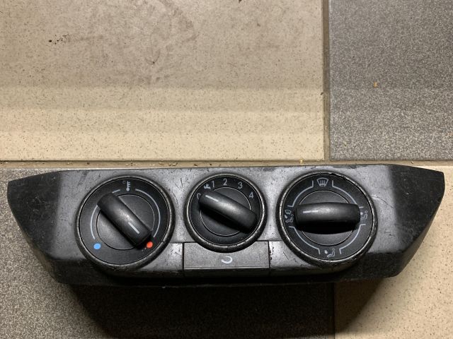 bontott VW POLO IV Fűtéskapcsoló (Nem klímás)