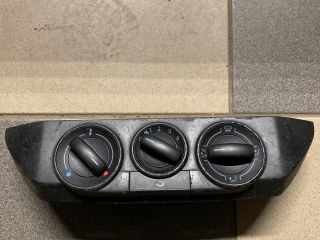 bontott VW POLO IV Fűtéskapcsoló (Nem klímás)