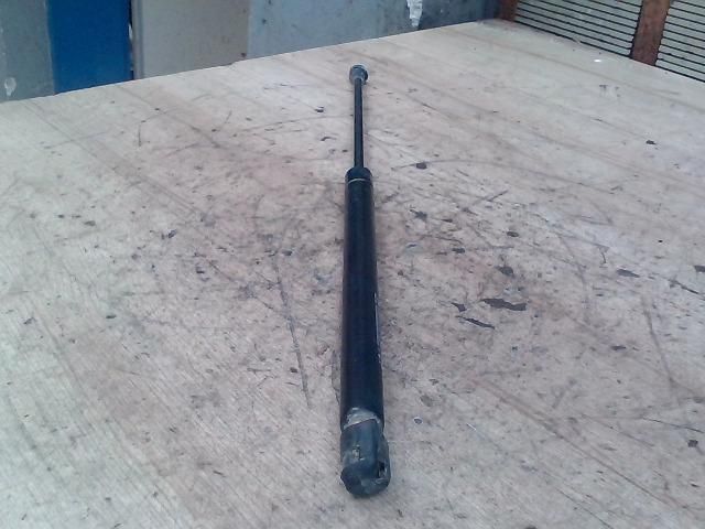 bontott VW POLO IV Gázrugós Kitámasztó Teleszkóp Csomagtérajtó (Pozíciófüggetlen)