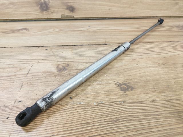 bontott VW POLO IV Gázrugós Kitámasztó Teleszkóp Motorháztető Bal