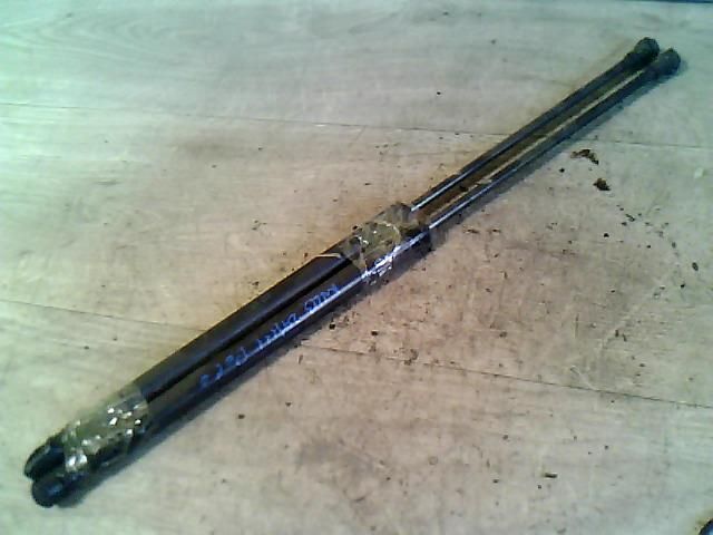 bontott VW POLO IV Gázrugós Kitámasztó Teleszkóp Pár Csomagtérajtó