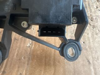 bontott VW POLO IV Hátsó Ablaktörlő Motor