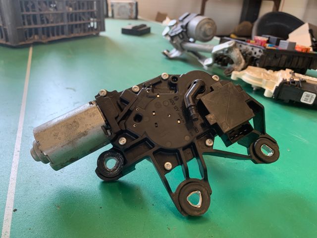 bontott VW POLO IV Hátsó Ablaktörlő Motor