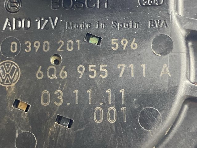 bontott VW POLO IV Hátsó Ablaktörlő Motor