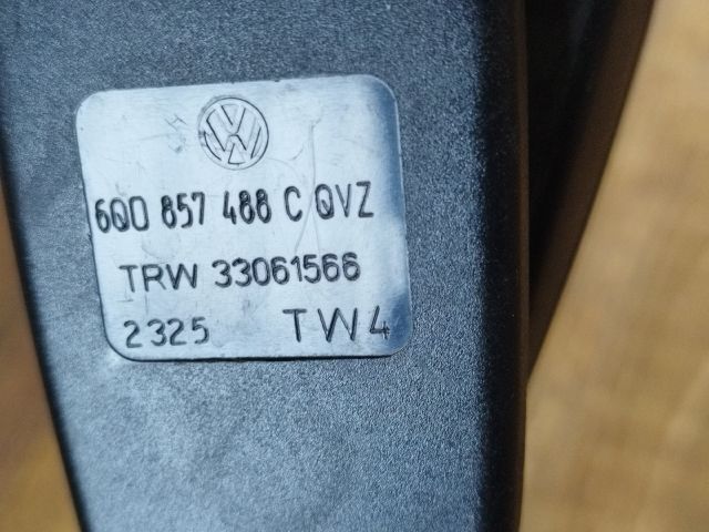 bontott VW POLO IV Hátsó középső Biztonsági Öv Csat