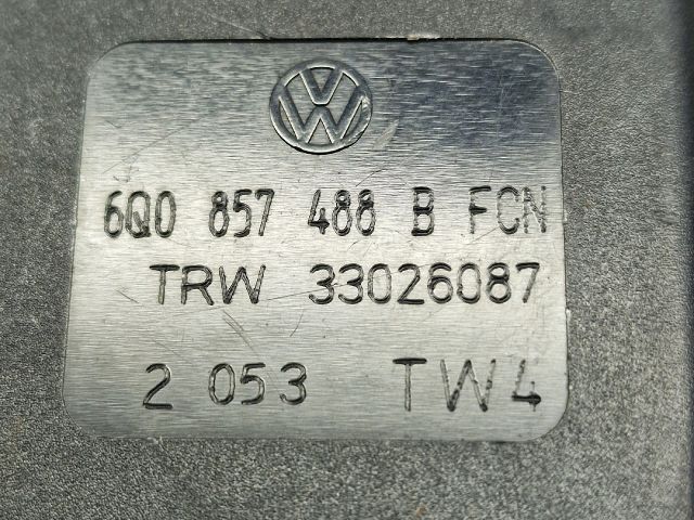 bontott VW POLO IV Hátsó középső Biztonsági Öv Csat