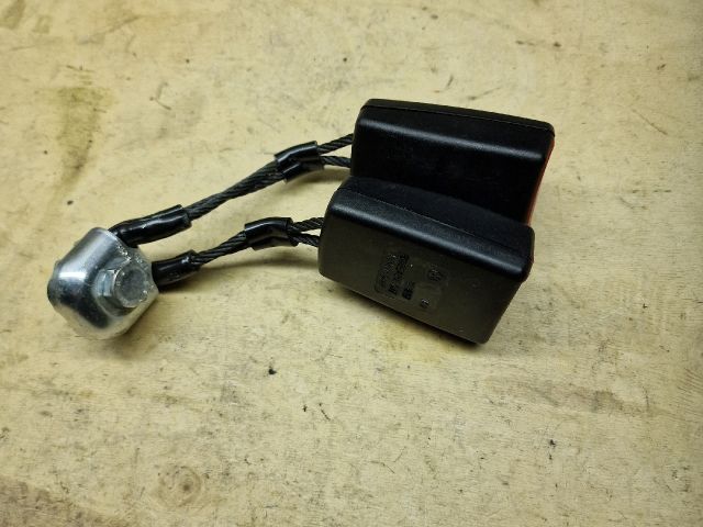 bontott VW POLO IV Hátsó középső Biztonsági Öv Csat