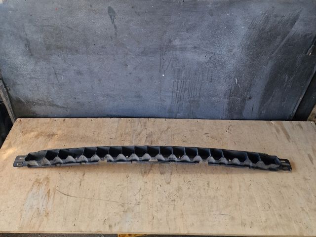 bontott VW POLO IV Hátsó középső Lökhárító Tartó (Műanyag)