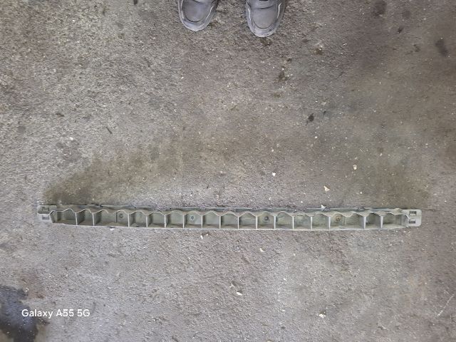 bontott VW POLO IV Hátsó középső Lökhárító Tartó (Műanyag)