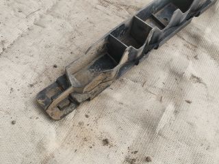 bontott VW POLO IV Hátsó középső Lökhárító Tartó (Műanyag)