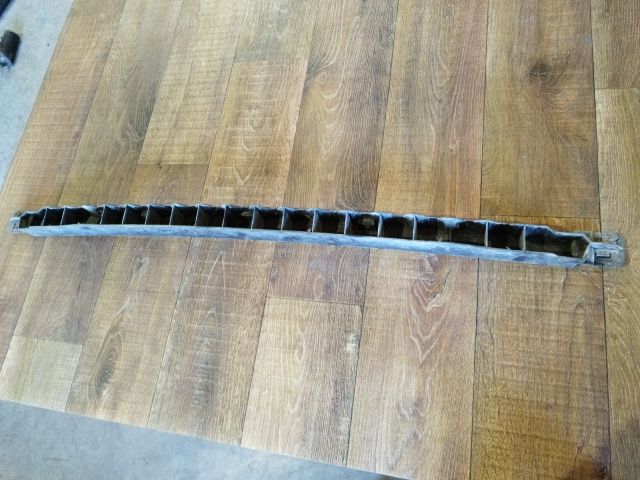 bontott VW POLO IV Hátsó középső Lökhárító Tartó (Műanyag)