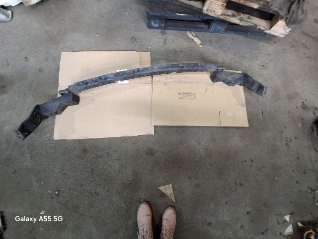 bontott VW POLO IV Hátsó középső Lökhárító Tartó (Műanyag)