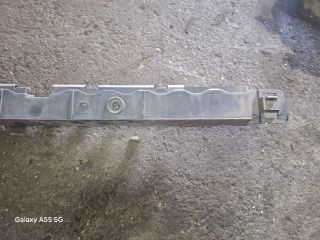 bontott VW POLO IV Hátsó középső Lökhárító Tartó (Műanyag)