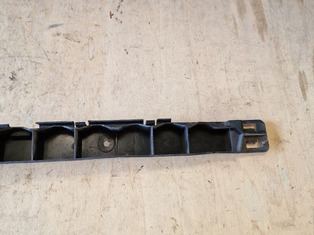 bontott VW POLO IV Hátsó középső Lökhárító Tartó (Műanyag)