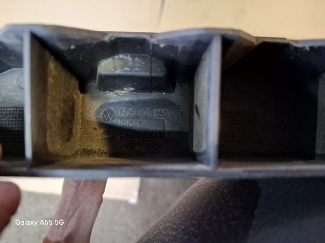 bontott VW POLO IV Hátsó középső Lökhárító Tartó (Műanyag)