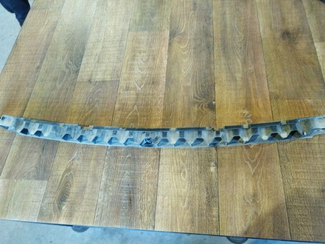 bontott VW POLO IV Hátsó középső Lökhárító Tartó (Műanyag)