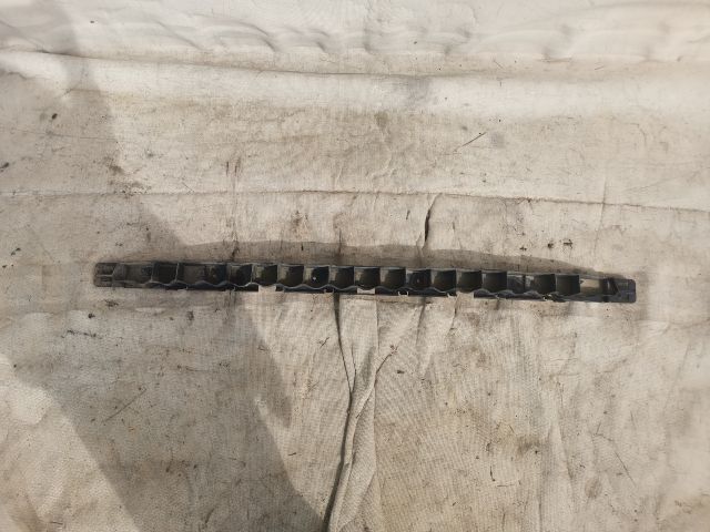 bontott VW POLO IV Hátsó középső Lökhárító Tartó (Műanyag)