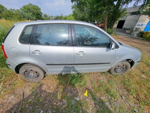 bontott VW POLO IV Hátsó Lökhárító Felső