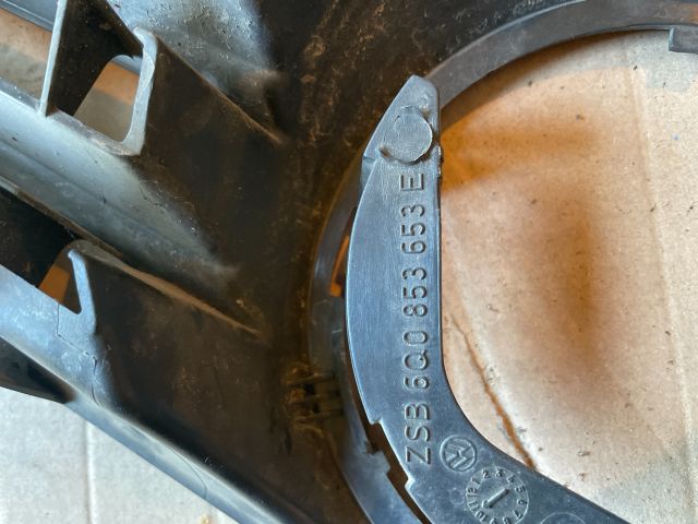 bontott VW POLO IV Hűtőrács