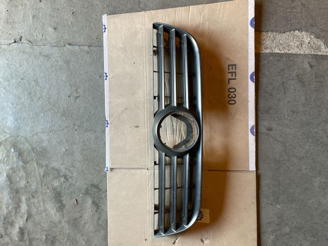 bontott VW POLO IV Hűtőrács