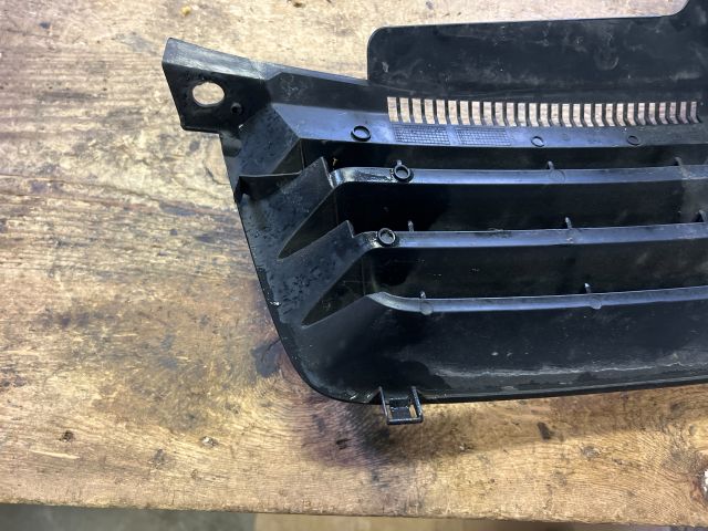 bontott VW POLO IV Hűtőrács