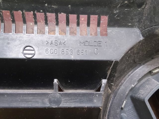 bontott VW POLO IV Hűtőrács