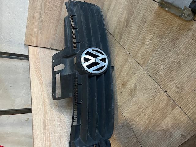 bontott VW POLO IV Hűtőrács