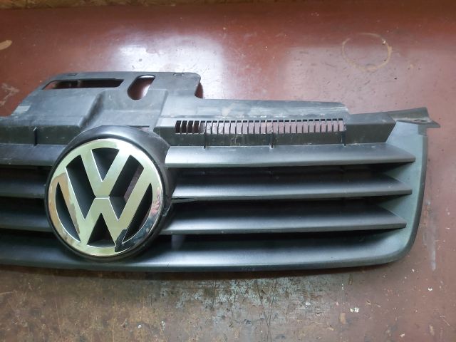 bontott VW POLO IV Hűtőrács