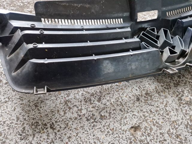 bontott VW POLO IV Hűtőrács