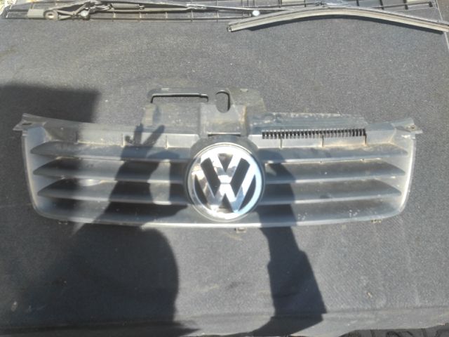 bontott VW POLO IV Hűtőrács