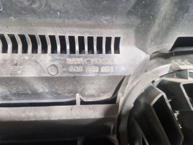 bontott VW POLO IV Hűtőrács