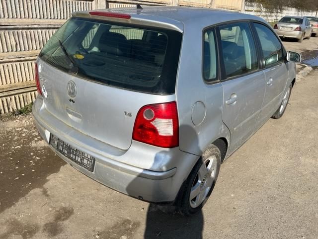 bontott VW POLO IV Hűtőrács