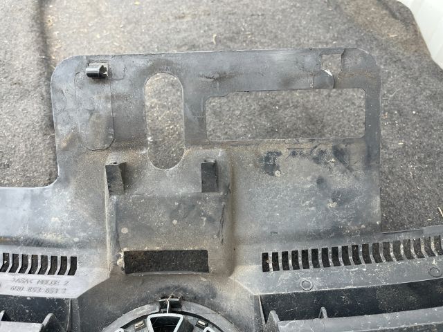 bontott VW POLO IV Hűtőrács