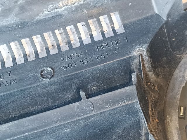 bontott VW POLO IV Hűtőrács