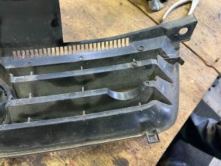 bontott VW POLO IV Hűtőrács