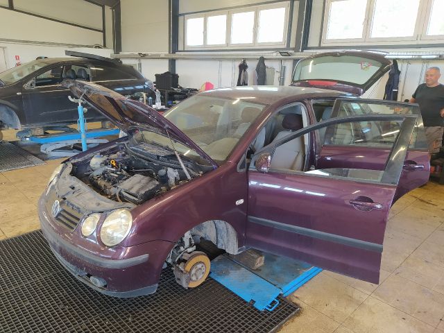 bontott VW POLO IV Jobb A Oszlop Burkolat