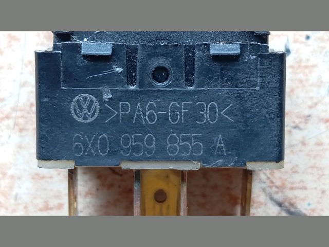 bontott VW POLO IV Jobb első Ablakemelő Kapcsoló