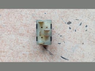 bontott VW POLO IV Jobb első Ablakemelő Kapcsoló