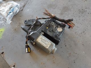 bontott VW POLO IV Jobb első Ablakemelő Motor