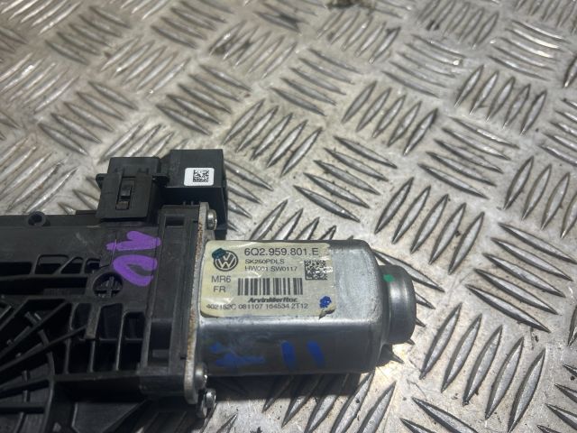 bontott VW POLO IV Jobb első Ablakemelő Motor