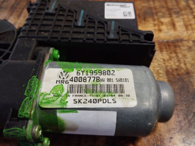 bontott VW POLO IV Jobb első Ablakemelő Motor