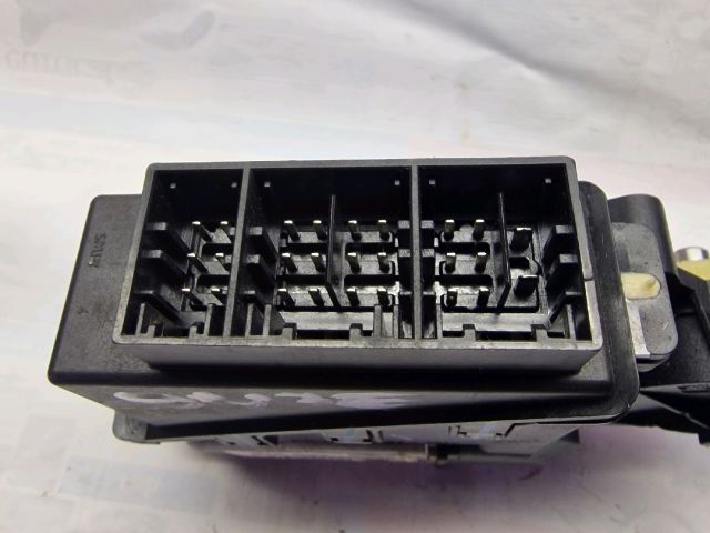 bontott VW POLO IV Jobb első Ablakemelő Motor