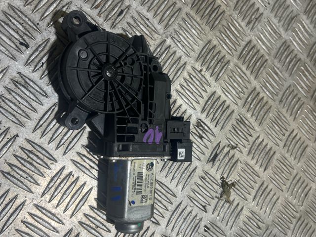 bontott VW POLO IV Jobb első Ablakemelő Motor