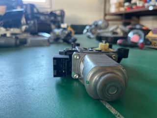 bontott VW POLO IV Jobb első Ablakemelő Motor