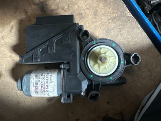 bontott VW POLO IV Jobb első Ablakemelő Motor