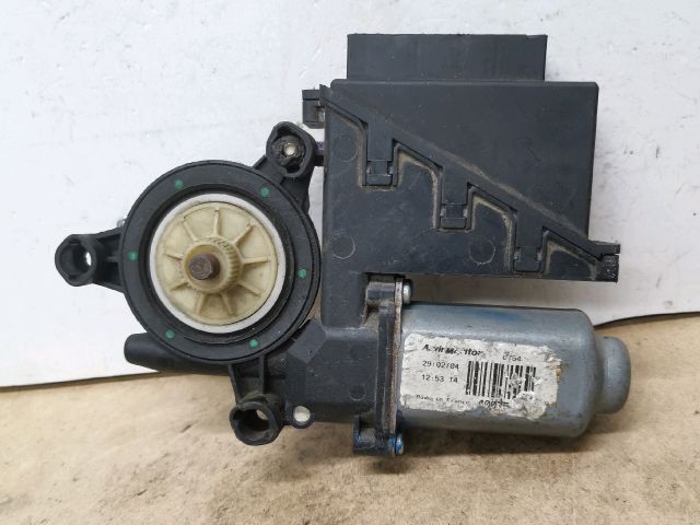 bontott VW POLO IV Jobb első Ablakemelő Motor