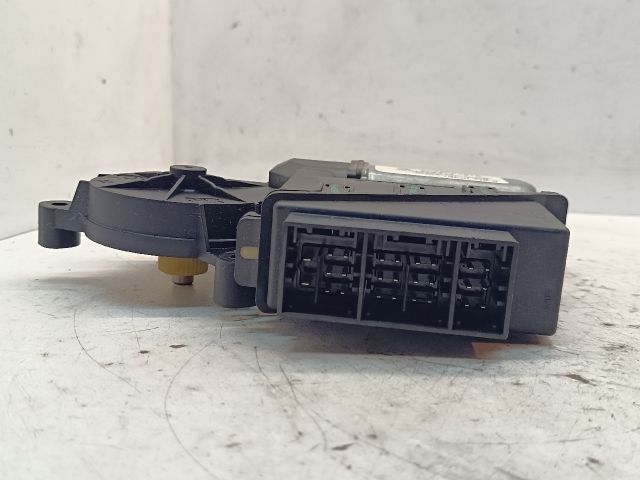 bontott VW POLO IV Jobb első Ablakemelő Motor